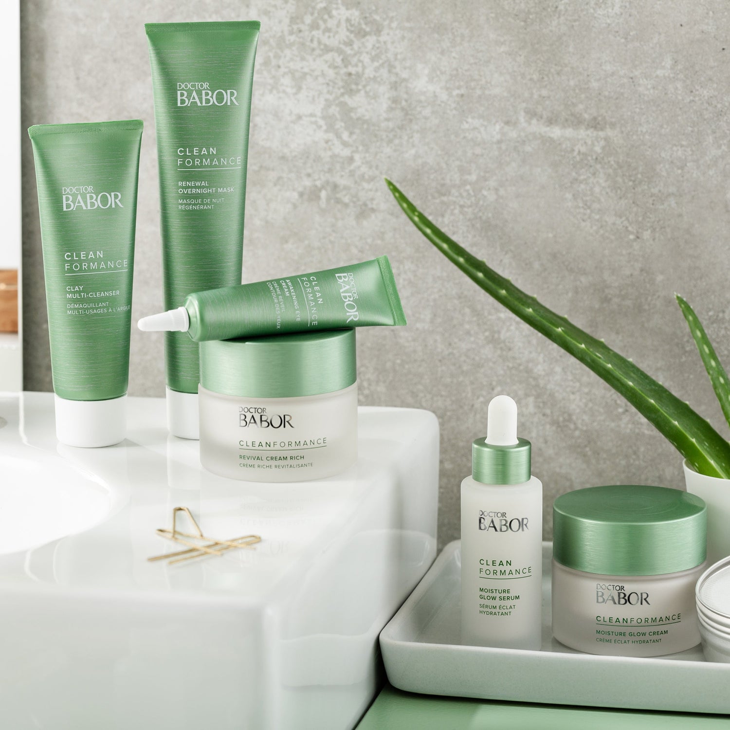 Et utvalg av Babor Cleanformance produkter fint oppstilt